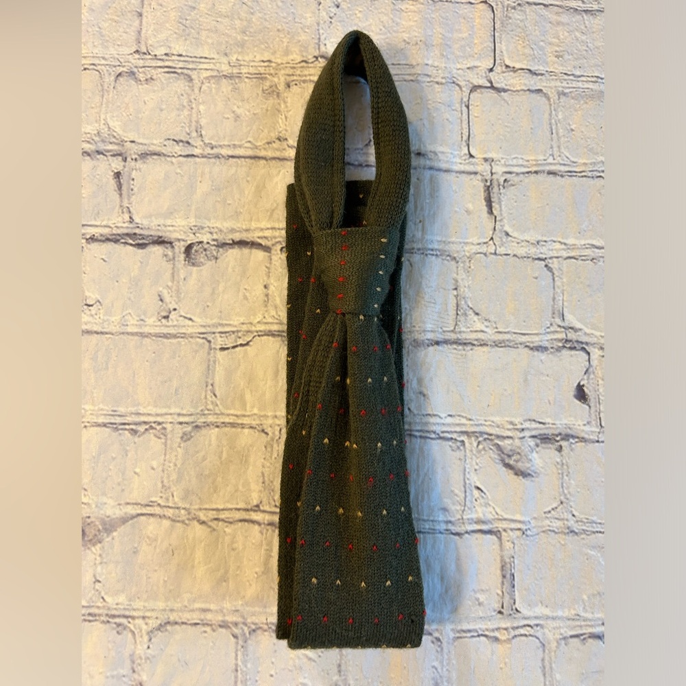 CACHAREL PARIS 100% WOOL OLIVE GREEN SWISS DOTS LIKE PATTERN SQUARE END TIE